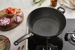 Adamant Wok